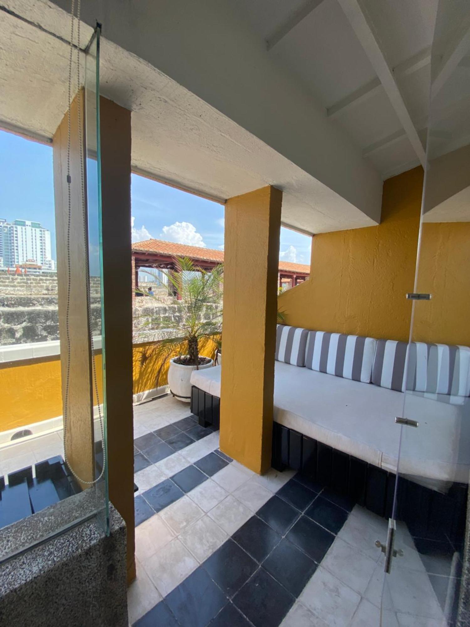 Apartamento Duplex Vista Al Mar Y Murallas Nuevo En La Ciudad Amurallada Apartman Cartagena Kültér fotó