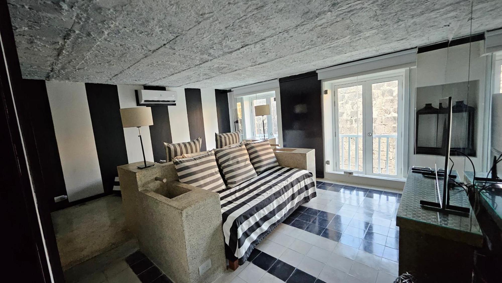 Apartamento Duplex Vista Al Mar Y Murallas Nuevo En La Ciudad Amurallada Apartman Cartagena Kültér fotó