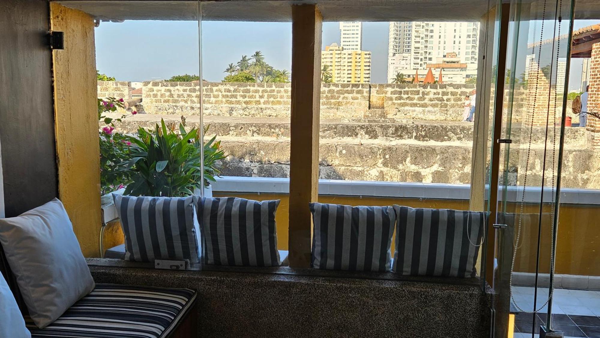 Apartamento Duplex Vista Al Mar Y Murallas Nuevo En La Ciudad Amurallada Apartman Cartagena Kültér fotó